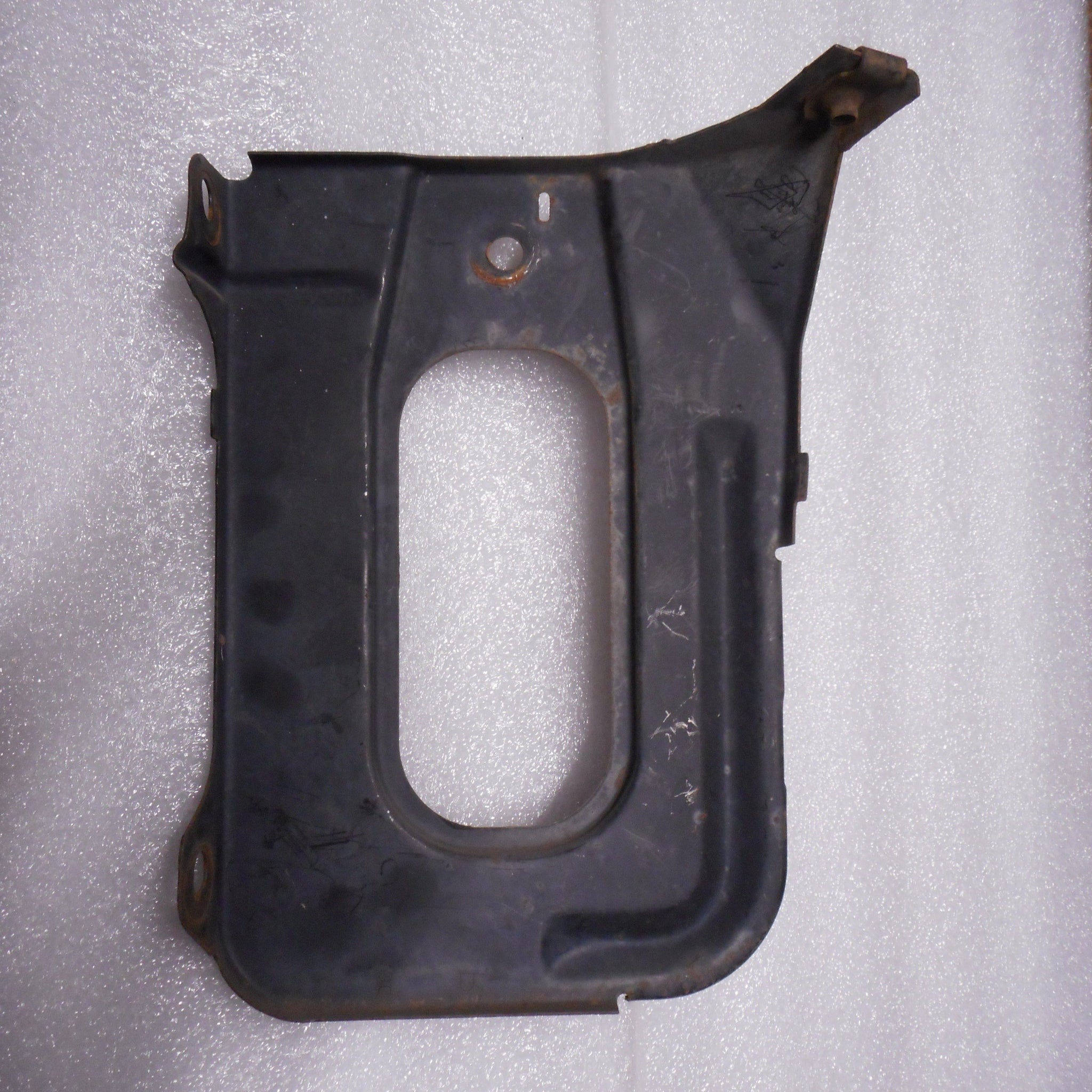 HEADER PANEL BRACKET ,LEFT SIDE USED 81-88 MONTE CARLO