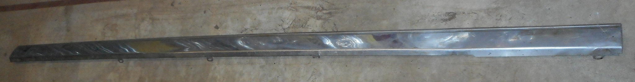 ROCKER MOLDING, RIGHT, USED, 71-72 CUTLASS SUPREME