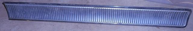 REAR BODY PANEL MOLDING, RIBBED, LEFT, USED, 64 TEMPEST