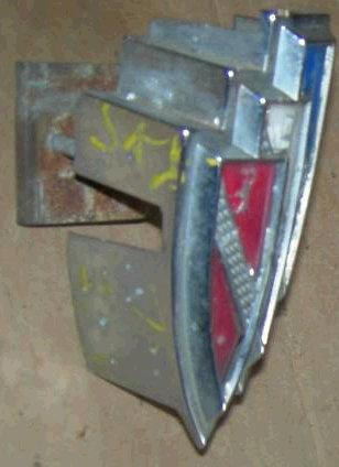 GRILLE EMBLEM ,TRISHIELD USED 70 SKYLARK