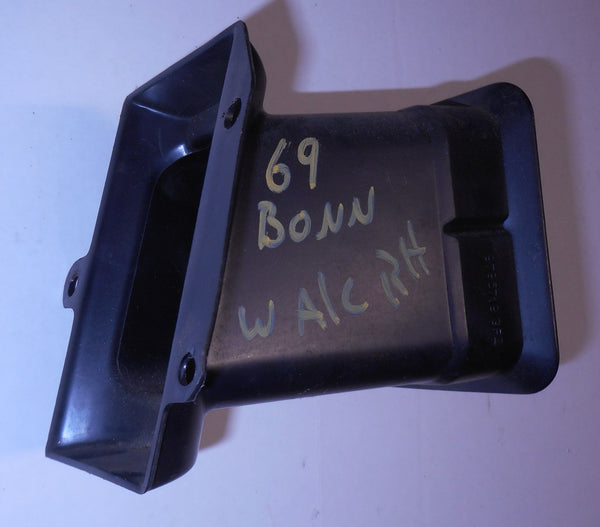 DASH VENT HOUSING ,RIGHT USED, 69 70 CAT BONN